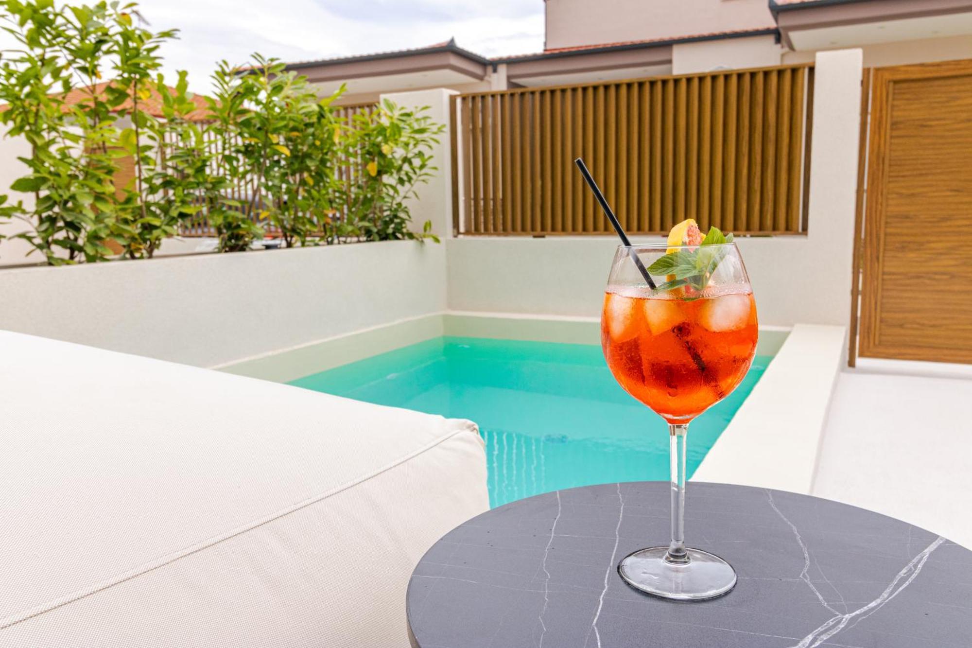 Adorno Private Suites Only Adults & Kids 12 Plus Vrasná Exteriér fotografie