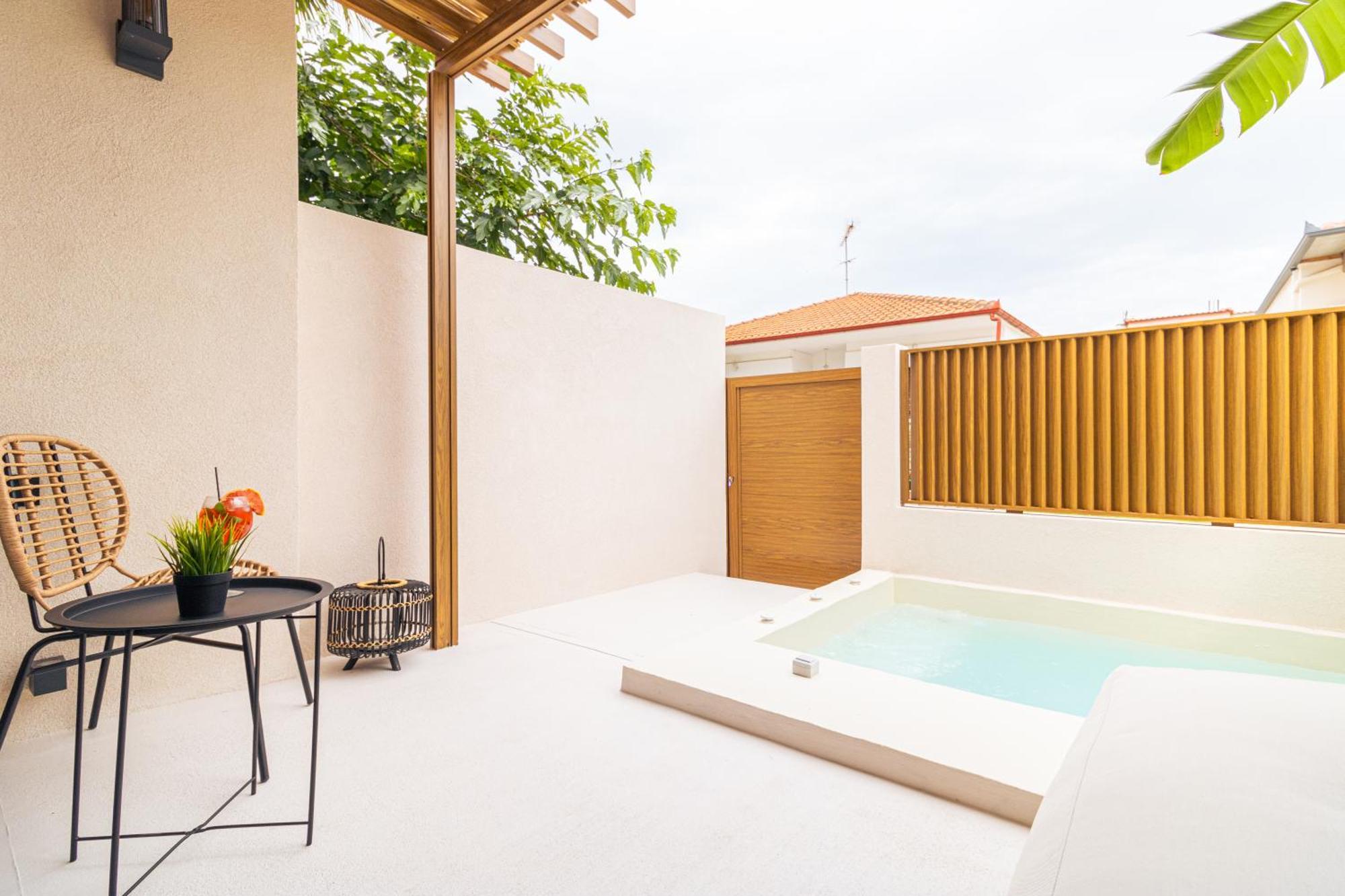 Adorno Private Suites Only Adults & Kids 12 Plus Vrasná Exteriér fotografie
